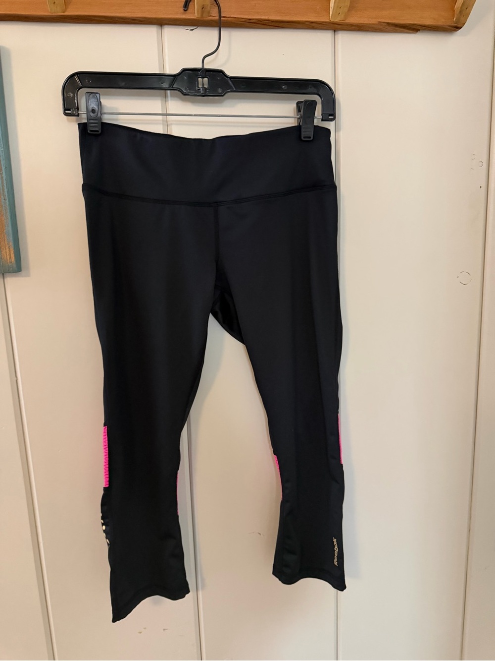 Reebok Running Women’s Small Black Cropped Athletic Pants